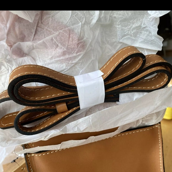 Patricia Nash Lari Leather Crossbody - Picture 3 of 13